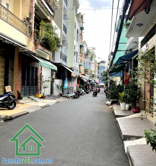 CHỈ 5,9 TỶ - NHÀ 4 TẦNG ĐẦY ĐỦ CÔNG NĂNG - DT: 31M² (3 X 10,5)M – HẺM THÔNG THOÁNG SẠCH SẼ – XE HƠI ĐỖ SÁT NHÀ - 4PN, 3WC. Mô tả: * Kết cấu: 4 tầng, có sân thượng. 