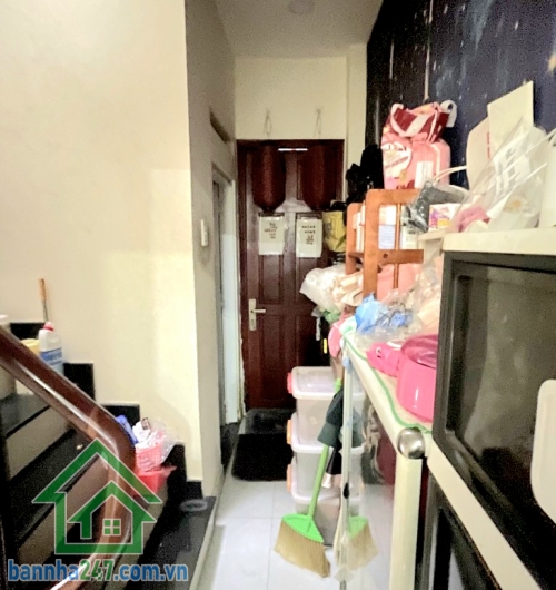 CHỈ 5,9 TỶ - NHÀ 4 TẦNG ĐẦY ĐỦ CÔNG NĂNG - DT: 31M² (3 X 10,5)M – HẺM THÔNG THOÁNG SẠCH SẼ – XE HƠI ĐỖ SÁT NHÀ - 4PN, 3WC. Mô tả: * Kết cấu: 4 tầng, có sân thượng. 