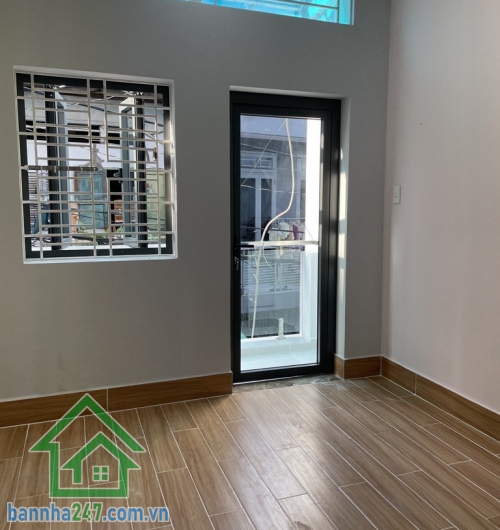 CHỈ 4,4 TỶ – NHÀ 3 TẦNG MỚI – NGAY NI SƯ HUỲNH LIÊN, GIÁP BÀU CÁT – XE HƠI ĐẬU CỬA – 32M2 – 3PN – 3WC * Nhà mới tinh, thiết kế hiện đại, gồm 1 trệt 2 lầu, 3PN - 3WC.