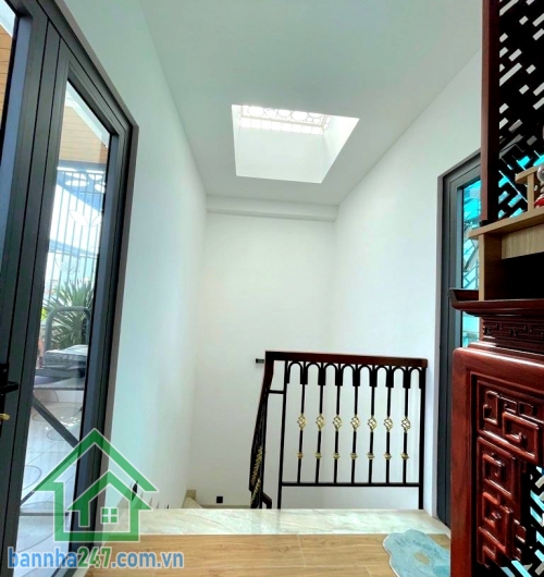 CHỈ 8 TỶ – HXH NHỰA 5M THÔNG – XE HƠI NGỦ TRONG NHÀ - NGUYỄN PHÚC CHU - 4 TẦNG BTCT – 4PN 5WC – TẶNG FULL NỘI THẤT Diện tích: 55m² (5m x 11m) – sổ vuông vức. Hoàn công đầy đủ, mua bán nhanh gọn