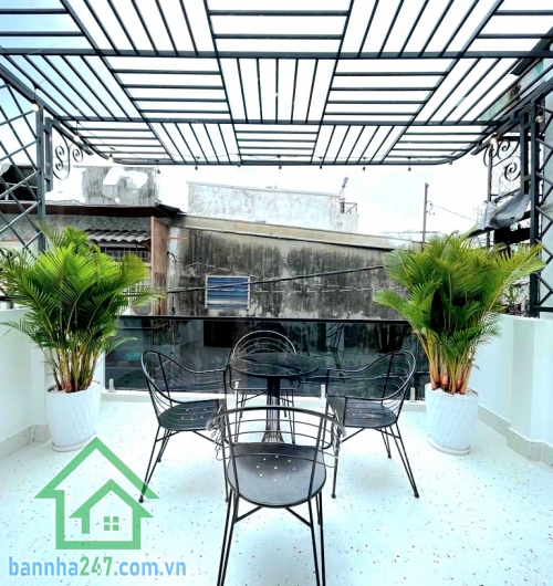 CHỈ 4,96 TỶ – NHÀ ĐẸP FULL NỘI THẤT – P.15 TÂN BÌNH – DT: 44/33M² - VÀO Ở NGAY - 2 PN – 2 WC Nhà mới đẹp, full nội thất, chỉ việc xách vali vào ở Phù hợp gia đình trẻ, mua đón Tết