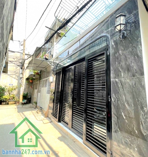 CHỈ 4,96 TỶ – NHÀ ĐẸP FULL NỘI THẤT – P.15 TÂN BÌNH – DT: 44/33M² - VÀO Ở NGAY - 2 PN – 2 WC Nhà mới đẹp, full nội thất, chỉ việc xách vali vào ở Phù hợp gia đình trẻ, mua đón Tết
