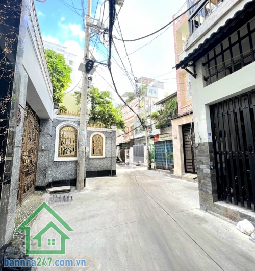 CHỈ 4,18 TỶ – NHÀ 3 TẦNG MỚI – HẺM Ô TÔ 5M THÔNG – NGAY KHU BÀU CÁT, TÂN BÌNH DT: 26m² (1 trệt 2 lầu – 3PN, 3WC).  Nhà mới đẹp, dọn vào ở ngay, khu dân trí cao.