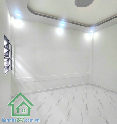 CHỈ 4,2 TỶ – NHÀ ĐẸP 2 TẦNG – 33m² (DT Sàn 54m²) – HẺM XE HƠI 6M – TÂN PHÚ - GẦN NHÀ THỜ TÂN HƯƠNG.  Nhà mới, vào ở ngay – tiện ích xung quanh đầy đủ. Kết cấu: Kết cấu: 1 trệt, 1 lầu có ban công. 2PN – 2WC – phòng khách – bếp đủ công năng. Hẻm trước nhà 6