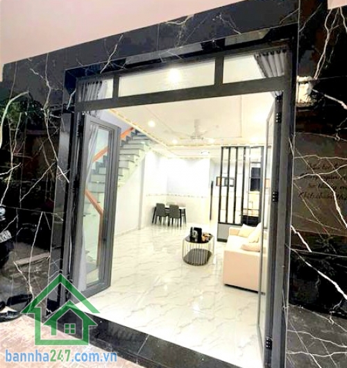CHỈ 4,65 TỶ – NHÀ MỚI XINH - P10. TÂN BÌNH - 2 TẦNG – HẺM BA GÁC – KHÔNG LỘ GIỚI DT: 4x8m (32m² công nhận đủ, vuông A4) Kết cấu: 1 trệt 1 lầu đúc thật – 2PN, 2WC
