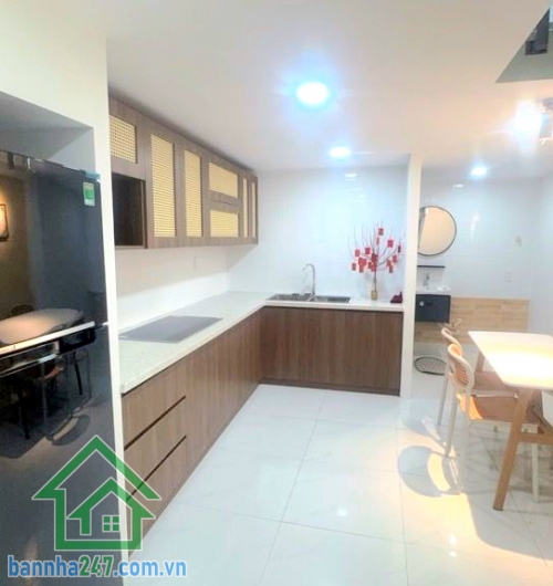 CHỈ 3,45 TỶ – NHÀ MỚI ĐẸP – HẺM XE HƠI – GẦN AEON MALL TÂN PHÚ – TẶNG FULL NỘI THẤT - 2PN – 2WC * Diện tích: 3,5 x 8m * Diện tích sử dụng: 58m² * Kết cấu: 1 trệt 1 lầu * Công năng: 2PN – 2WC