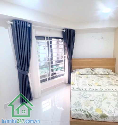 CHỈ 3,45 TỶ – NHÀ MỚI ĐẸP – HẺM XE HƠI – GẦN AEON MALL TÂN PHÚ – TẶNG FULL NỘI THẤT - 2PN – 2WC * Diện tích: 3,5 x 8m * Diện tích sử dụng: 58m² * Kết cấu: 1 trệt 1 lầu * Công năng: 2PN – 2WC