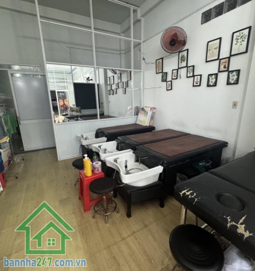 CHỦ ĐI ĐỊNH CƯ GẤP – NHÀ 2 TẦNG – 100M² – ĐƯỜNG 12M – LÊ VĂN QUỚI – CHỈ 11 TỶ DT: 100m² – 2 tầng, 3PN – 3WC, nhà thoáng, rộng rãi, đang cho thuê mặt tiền kinh doanh. 