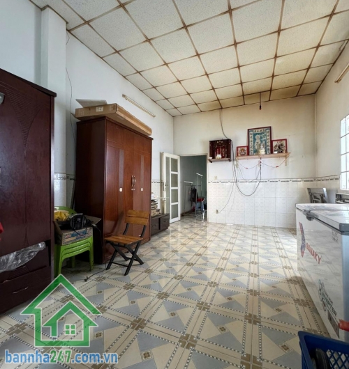 CHỦ ĐI ĐỊNH CƯ GẤP – NHÀ 2 TẦNG – 100M² – ĐƯỜNG 12M – LÊ VĂN QUỚI – CHỈ 11 TỶ DT: 100m² – 2 tầng, 3PN – 3WC, nhà thoáng, rộng rãi, đang cho thuê mặt tiền kinh doanh. 