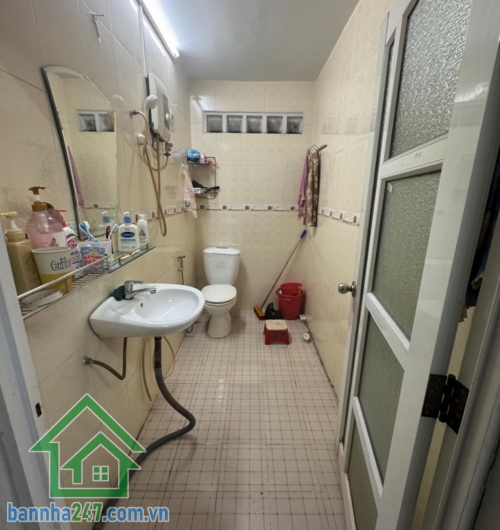 CHỦ ĐI ĐỊNH CƯ GẤP – NHÀ 2 TẦNG – 100M² – ĐƯỜNG 12M – LÊ VĂN QUỚI – CHỈ 11 TỶ DT: 100m² – 2 tầng, 3PN – 3WC, nhà thoáng, rộng rãi, đang cho thuê mặt tiền kinh doanh. 