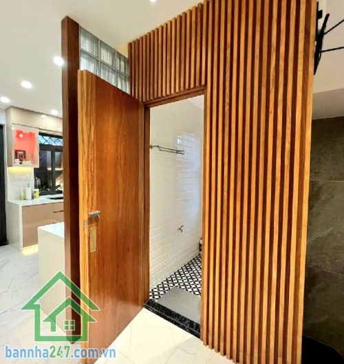 CHỈ 15.9 TỶ – NHÀ 5 TẦNG – MẶT TIỀN ĐƯỜNG 16M – KDC DƯƠNG HỒNG  DT: 100m² (5 x 20m) – xây full 5 tầng: hầm, lửng, 2 lầu, sân thượng  Gồm: 4 PN – 6WC.
