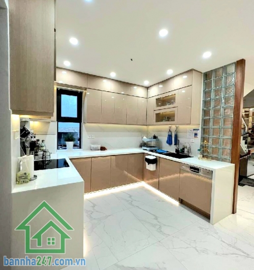 CHỈ 15.9 TỶ – NHÀ 5 TẦNG – MẶT TIỀN ĐƯỜNG 16M – KDC DƯƠNG HỒNG  DT: 100m² (5 x 20m) – xây full 5 tầng: hầm, lửng, 2 lầu, sân thượng  Gồm: 4 PN – 6WC.