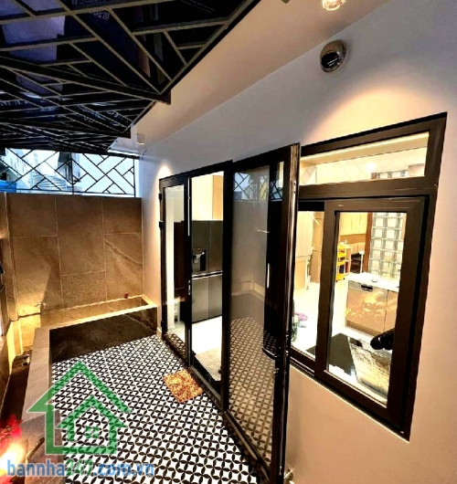 CHỈ 15.9 TỶ – NHÀ 5 TẦNG – MẶT TIỀN ĐƯỜNG 16M – KDC DƯƠNG HỒNG  DT: 100m² (5 x 20m) – xây full 5 tầng: hầm, lửng, 2 lầu, sân thượng  Gồm: 4 PN – 6WC.