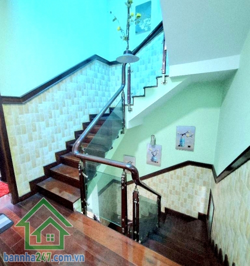 CHỈ 8.6 TỶ – HẺM 10M THÔNG – HƯƠNG LỘ 2 – NHÀ 4 TẦNG BTCT – DT: 80M² – 4PN - 4WC - NỘI THẤT GỖ CAO CẤP Vị trí: Gần Hương Lộ 2, trung tâm Bình Tân – hẻm xe hơi rộng 8m.