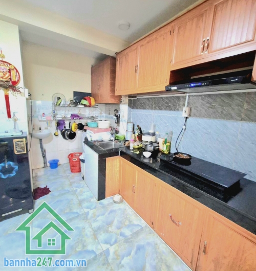 CHỈ 6,5 TỶ! - MẶT TIỀN KINH DOANH – SẦM UẤT NHẤT KHU VỰC – 3 TẦNG – 50M² –  Kết cấu: Trệt + Lửng + Lầu, 3PN – 2WC, có ban công thoáng mát. Mặt tiền cực đẹp, vị trí đắc địa, buôn bán – kinh doanh – mở văn phòng đều hợp. Khu dân cư đông đúc, tiện ích xung q
