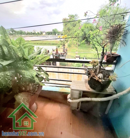 CHỈ 6,5 TỶ! - MẶT TIỀN KINH DOANH – SẦM UẤT NHẤT KHU VỰC – 3 TẦNG – 50M² –  Kết cấu: Trệt + Lửng + Lầu, 3PN – 2WC, có ban công thoáng mát. Mặt tiền cực đẹp, vị trí đắc địa, buôn bán – kinh doanh – mở văn phòng đều hợp. Khu dân cư đông đúc, tiện ích xung q