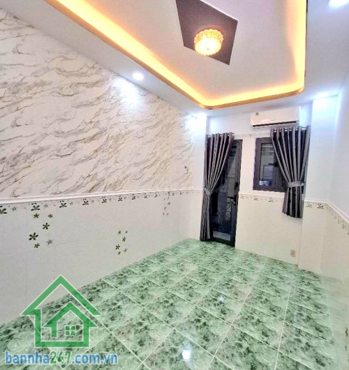 CHỈ 5,08 TỶ – TRUNG TÂM QUẬN 10 - HẺM 4M – 4 TẦNG BTCT – 3PN – 4WC - GẦN BV HÒA HẢO – CHỢ RẪY – UEH Kết cấu: 4 Tầng BTCT (1 trệt, 3 lầu), ban công thoáng, 3PN - 4WC, Đúc BTCT chắc chắn, mua về ở ngay