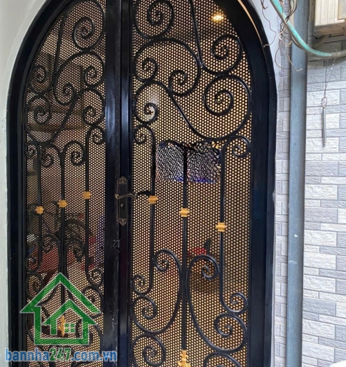CHỈ 2,95 TỶ – NHÀ 2 TẦNG, 3PN – NGAY CÔNG VIÊN HOÀNG VĂN THỤ – SÁT SÂN BAY DT: 22m² (3x7m), kết cấu 1 trệt 1 lửng, 3PN, 1WC Hẻm trước nhà 3m, thông thoáng.