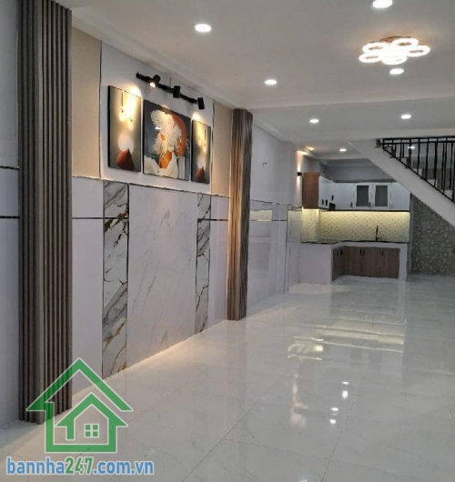 Chỉ 4.95 tỷ. Bán gấp nhà Bình Long, Phú Thạnh, Tân Phú - DT: 48m² (4x12)m 2 tầng – 3PN, 2WC.  Diện tích: 48m² (4 x 12m), vuông vức. Kết cấu: 1 trệt, 1 lầu, có ban công. Nhà còn rất chắc chắn, khách mua về ở ngay. 