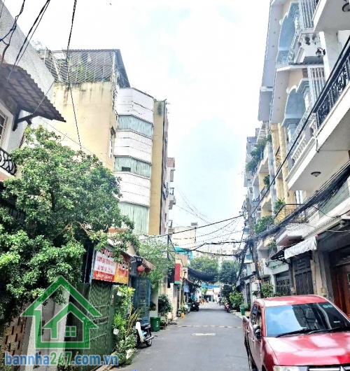 CHỈ 9.9 TỶ – TÂN SƠN NHÌ – HẺM 8M Ô TÔ NGỦ TRONG NHÀ – 60M² – NHÀ 4 TẦNG BTCT – 4PN, 4WC Vị trí: Ngay Tân Sơn Nhì, khu sầm uất, gần BV – trường học – vài phút