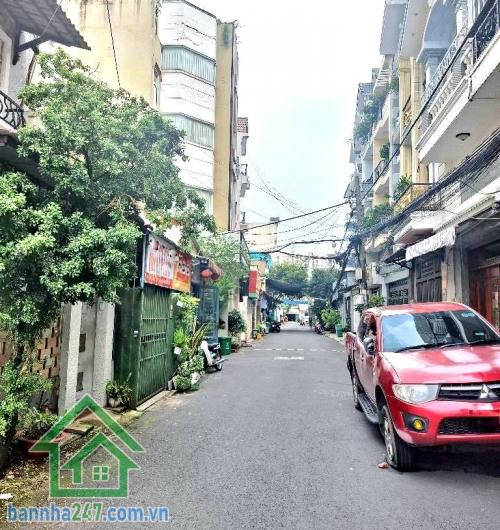 CHỈ 9.9 TỶ – TÂN SƠN NHÌ – HẺM 8M Ô TÔ NGỦ TRONG NHÀ – 60M² – NHÀ 4 TẦNG BTCT – 4PN, 4WC Vị trí: Ngay Tân Sơn Nhì, khu sầm uất, gần BV – trường học – vài phút