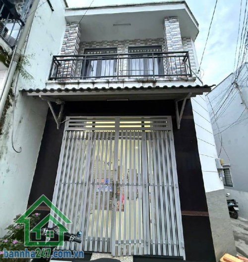 CHỈ 3,65 TỶ – GÓC – DT: 35m² (5×7)m – DTSD 70m² - 2 TẦNG BTCT – GẦN CHỢ TÂN HƯƠNG - 2PN – 2WC Kết cấu: 1 trệt – 1 lầu BTCT, 2PN – 2WC – ban công thoáng. Hẻm 4m lô góc, nhà sáng – thoáng – mát. Gần chợ Tân Hương – trường học – nhà thờ, khu dân cư sầm uất.