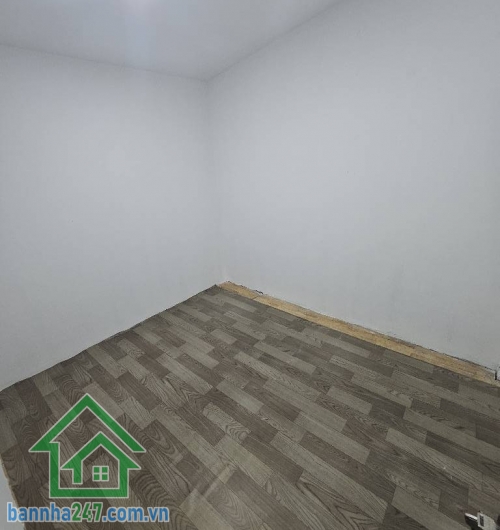 Nhà Nguyễn Sỹ Sách – Tân Bình DT: 54m² (3.1 x 18m), sổ hồng riêng 2 tầng: 3PN – 3WC, nhà mới, vào ở ngay Hẻm ba gác, 50m ra MT, gần chợ Tân Trụ, trường học. 
