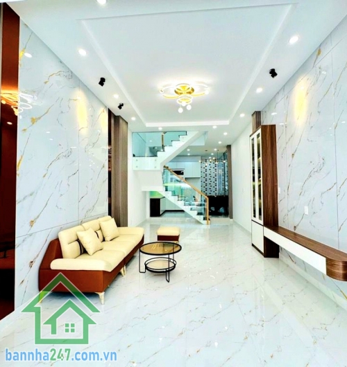 CHỈ 9,9 TỶ – NHÀ MẶT TIỀN VỪA Ở VỪA KINH DOANH -  ÂU CƠ – TÂN BÌNH – NGAY CHỢ BÀ QUẸO – KD ĐA NGÀNH  Diện tích: 62m² (4 x 15m) – nở hậu, sổ vuông đẹp. Kết cấu: 1 trệt + 2 lầu + sân thượng. Công năng: 3PN – 3WC, phòng khách, bếp, phòng thờ riêng. Sân thượn