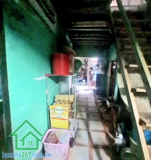 CHỈ 7,5 TỶ – NGANG KHỦNG 4,7M NỞ HẬU 7,4M – 81M² – LÒ SIÊU, QUẬN 11 - NHÀ CŨ TIỆN XÂY MỚI – SỔ NỞ HẬU TÀI LỘC • Diện tích: 81m²(4,7m nở hậu 7,4m x 14m) • Hiện Đang có 7 phòng ngủ, cho thuê 15 triệu/tháng