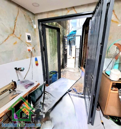 CHỈ 3,5 TỶ, NHÀ 3 TẦNG TRUNG TÂM QUẬN 10, NGAY CHỢ AN ĐÔNG, GẦN BV Y DƯỢC, CHỢ RẪY, DT 22M², 2PN, 3WC Vị trí trung tâm, tiện di chuyển các quận lân cận, xung quanh