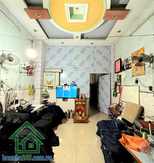 CHỈ 4,75 TỶ – SIÊU HIẾM – HẺM XE HƠI QUAY ĐẦU – BÌNH TÂN, SÁT AEON TÂN PHÚ - DT: 41m² (4 X 10)M - 2PN, 2WC. Diện tích: 4 x 10.5m (công nhận 41m²), không lộ giới.