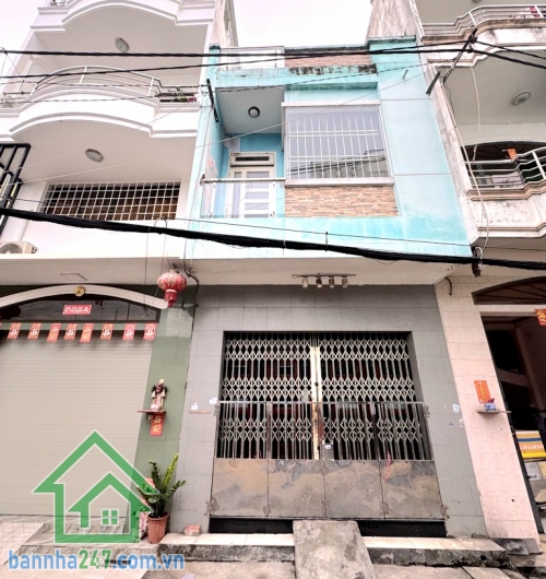 CHỈ 6,8 TỶ – MTKD NHỰA 8M – NHÀ 2 TẦNG NGAY HUỲNH THIÊN LỘC – DT: 40M² (4 X 10)M Vị trí cực đẹp: Ngay giao lộ Tân Hóa – Huỳnh Thiện Lộc – Thoại Ngọc Hầu, gần Bàu Cát Tân Bình. Đường nhựa 8m thông, tiện di chuyển Âu Cơ Lạc Long Quân, Đầm Sen Quận 11. 