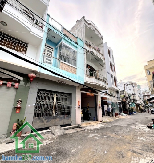 CHỈ 6,8 TỶ – MTKD NHỰA 8M – NHÀ 2 TẦNG NGAY HUỲNH THIÊN LỘC – DT: 40M² (4 X 10)M Vị trí cực đẹp: Ngay giao lộ Tân Hóa – Huỳnh Thiện Lộc – Thoại Ngọc Hầu, gần Bàu Cát Tân Bình. Đường nhựa 8m thông, tiện di chuyển Âu Cơ Lạc Long Quân, Đầm Sen Quận 11. 