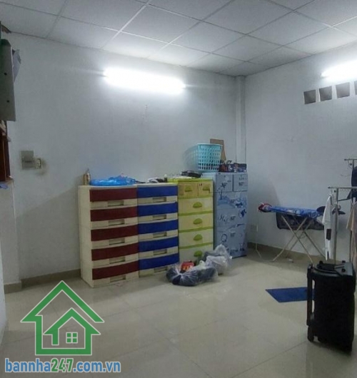 CHỈ 4.999 TỶ – NHÀ 2 TẦNG – XE HƠI ĐẬU CỬA – SÁT MẶT TIỀN LÊ TRỌNG TẤN – 73M² 