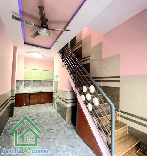 CHỈ 3,55 TỶ – NHÀ MỚI 4 TẦNG BTCT – NGAY MÃ LÒ & TỈNH LỘ 10 – GẦN AEON MALL TÊN LỬA - DT: 28m² - 3PN – 4WC * Diện tích: 28m² (ngang 3.05/3.15m x 9m) * Kết cấu: Nhà đẹp 4 tầng, xây bê tông cốt thép kiên cốt với 3PN master, máy lạnh, nội thất đầy đủ, xá