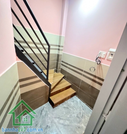 CHỈ 3,55 TỶ – NHÀ MỚI 4 TẦNG BTCT – NGAY MÃ LÒ & TỈNH LỘ 10 – GẦN AEON MALL TÊN LỬA - DT: 28m² - 3PN – 4WC * Diện tích: 28m² (ngang 3.05/3.15m x 9m) * Kết cấu: Nhà đẹp 4 tầng, xây bê tông cốt thép kiên cốt với 3PN master, máy lạnh, nội thất đầy đủ, xá