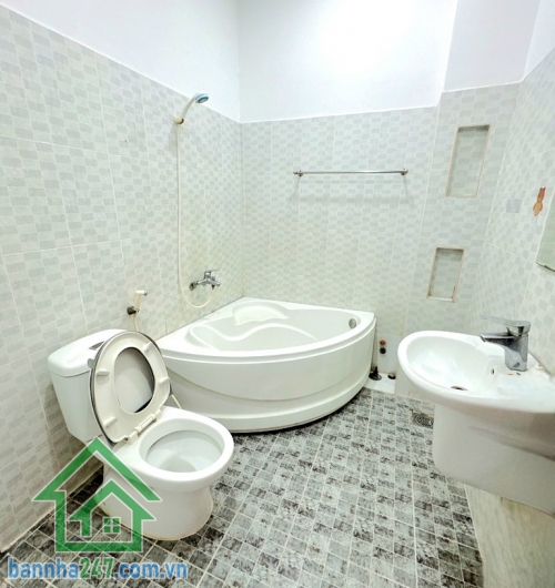CHỈ 6,7 TỶ - NHÀ 4 TẦNG ĐƯỜNG 10M - Ở VÀ KINH DOANH VĂN PHÒNG - NGAY GIAO LỘ BÌNH BÌNH TRỊ ĐÔNG HƯƠNG LỘ 2 - GẦN TÊN LỬA AEON MALL - DT: 56,4m² (4 x14,1)m - 4PN - 4WC KHÉP KÍN