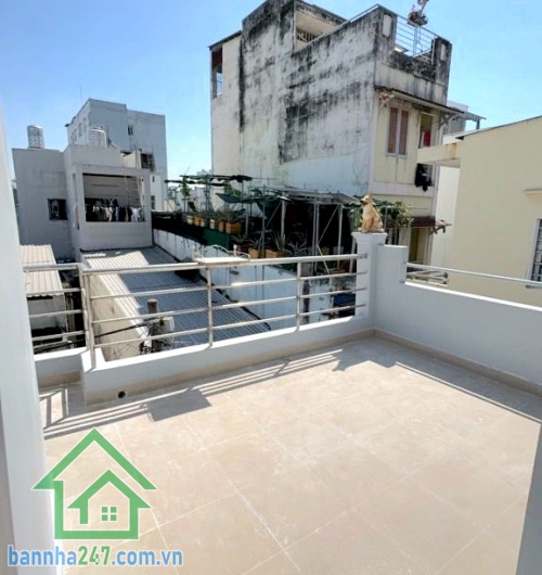 CHỈ 4,5 TỶ - NHÀ MỚI ĐẸP – Ở NGAY – HẺM RỘNG THÔNG TỨ TUNG - TRỆT 2 LẦU – 2 SÂN - THƯỢNG – NỞ HẬU TÀI LỘC - 3PN – 3WC Kết cấu: 3 tầng (trệt + 2 lầu) 3PN – 3WC