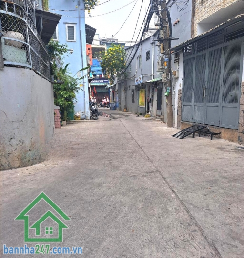 NHÀ 2 TẦNG – TRUNG TÂM TÂN PHÚ – TÂN SƠN NHÌ – CHỈ 2,9 TỶ DT: 24m² (4x6m) Kết cấu: 1 trệt 1 lầu, gồm phòng khách, bếp, phòng ngủ, WC – nhà còn đẹp, dọn vào ở ngay.