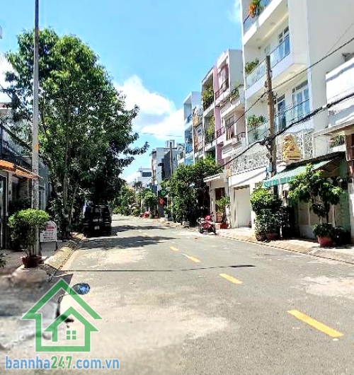 CHỈ 11,5 TỶ – MTKD LÊ LÂM – 4 TẦNG -  80m² (4x20)m - 12 PN – 13 WC – DÒNG TIỀN 25 TRIỆU/THÁNG Diện tích: 4x20m – công nhận đủ 80m² Kết cấu: 1 trệt, 3 lầu kiên cố. 