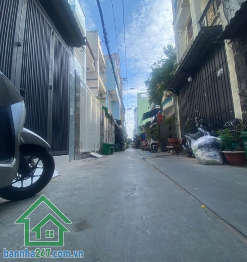 BÁN NHÀ PHỐ CAO CẤP – LÊ VĂN QUỚI, BÌNH TÂN – 5 TẦNG – 4PN 5WC – ĐƯỜNG XE HƠI – GIÁ CHỈ 6.3 TỶ * Vị trí: Trung tâm Bình Tân, hẻm 413 Lê Văn Quới, ngay giáp Tân Bình. 