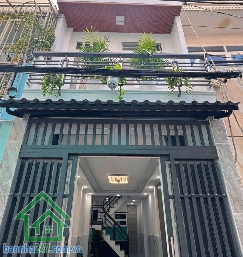 BÁN NHÀ TÂN PHÚ – GIÁ CHỈ 4,38 TỶ – NHÀ MỚI, HẺM 4M, 3PN * Diện tích: 3.05 x 12.5m – Kết cấu 3 tầng kiên cố * Công năng đầy đủ: 3PN, 2WC, ban công thoáng * Vào ở ngay. 