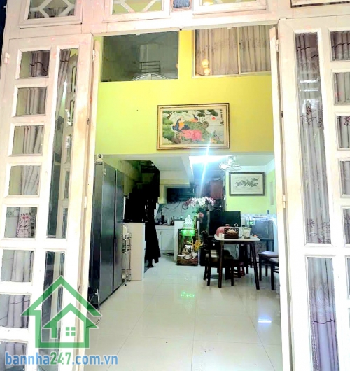 CHỈ 4,45 TỶ – NHÀ ĐẸP 4 TẦNG BTCT + TUM – HẺM 4M THÔNG – MIẾU GÒ XOÀI - 3PN - 2WC Diện tích: 4x8m (nở hậu tài lộc), công nhận 31.9m² – sổ hồng riêng. Kết cấu: 1 trệt, lửng, 1 lầu, sân thượng + tum đầy đủ công năng. 3 phòng ngủ, phòng thờ, phòng giặt, 2WC 