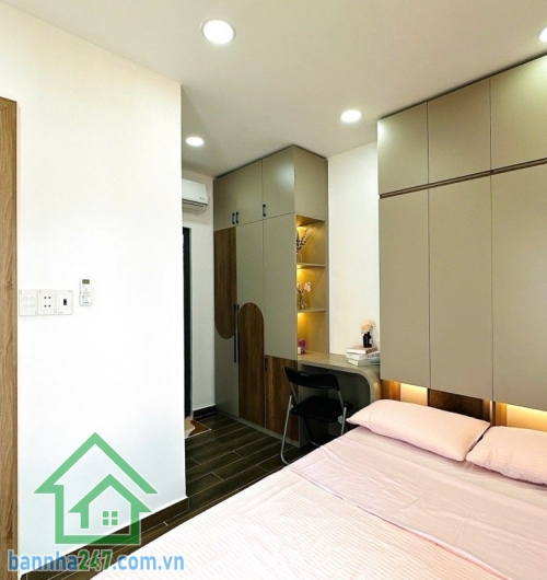 CHỈ 4 TỶ–NHÀ MỚI ĐẸP – HẺM 3M–NGAY CHỢ BÀ CHIỂU–GIÁP QUẬN 1–3 TẦNG BTCT-DT: 20m² (DTSD 60m²)- 2PN – 3WC DT: 20m² (DTSD 60m²) Kết cấu: 3 tầng BTCT + mái tôn, 2PN-3WC