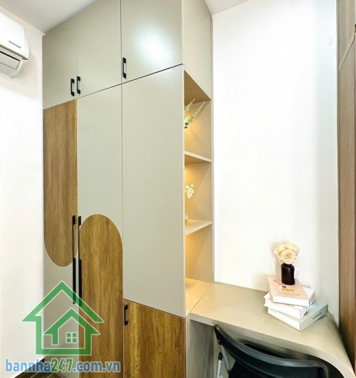 CHỈ 4 TỶ–NHÀ MỚI ĐẸP – HẺM 3M–NGAY CHỢ BÀ CHIỂU–GIÁP QUẬN 1–3 TẦNG BTCT-DT: 20m² (DTSD 60m²)- 2PN – 3WC DT: 20m² (DTSD 60m²) Kết cấu: 3 tầng BTCT + mái tôn, 2PN-3WC