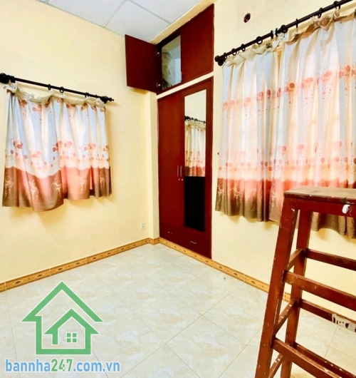 CHỈ 4,1 TỶ – NHÀ ĐẸP GÒ VẤP – HẺM THÔNG THÍCH QUẢNG ĐỨC – GIÁP PHÚ NHUẬN – 2 TẦNG BTCT - 2PN – 2WC DT: 32m² – 1 trệt 1 lầu, 2PN – 2WC Hẻm thông sạch sẽ, dân trí cao.