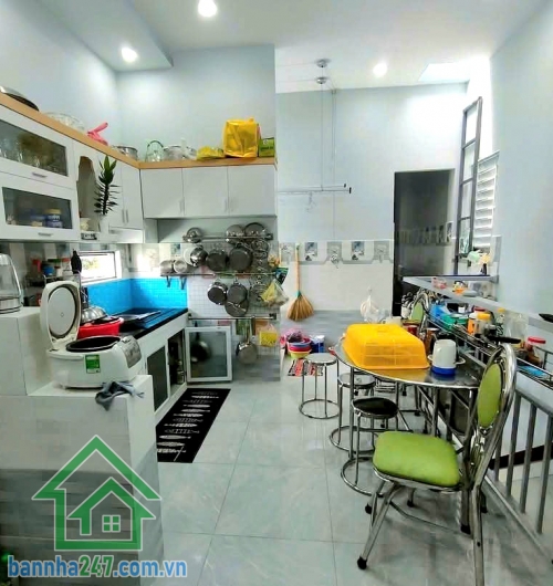 CHỈ 7,5 TỶ – MTKD HẺM 7M THÔNG XE TẢI TRÁNH – VƯỜN LÀI TÂN PHÚ – 73M² – 2 TẦNG BTCT – 4PN – 4WC – DÒNG TIỀN 15TR/THÁNG Vị trí: Ngay trung tâm Vườn Lài, khu kinh doabh sầm uất.