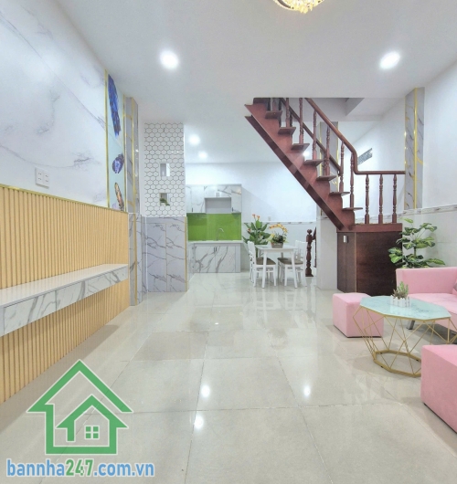 CHỈ 4,35 TỶ – HẺM 5M, CHỈ VÀI CĂN RA HẺM XE TẢI – LŨY BÁN BÍCH – GẦN ĐẦM SEN – 2 TẦNG BTCT – NHÀ MỚI Ở NGAY * DT: 37m² (4,6x9)m – thực tế 5x9m * Trệt + lầu BTCT, 2PN, 3WC, ban công đúc 2m, nhà mới đẹp rộng rãi