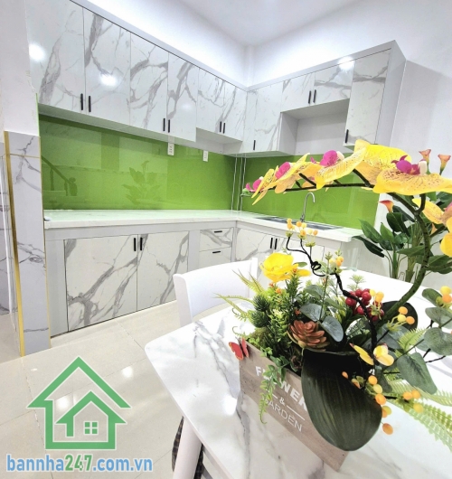 CHỈ 4,35 TỶ – HẺM 5M, CHỈ VÀI CĂN RA HẺM XE TẢI – LŨY BÁN BÍCH – GẦN ĐẦM SEN – 2 TẦNG BTCT – NHÀ MỚI Ở NGAY * DT: 37m² (4,6x9)m – thực tế 5x9m * Trệt + lầu BTCT, 2PN, 3WC, ban công đúc 2m, nhà mới đẹp rộng rãi