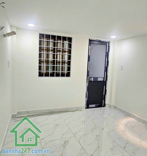 CHỈ 3,99 TỶ - NHÀ ĐẸP HỒNG BÀNG – QUẬN 6 – HẺM BA GÁC 4 TẦNG - 3PN -4 WC Ở NGAY Diện tích xây dựng: * Trệt: 3.1m x 6m * Lầu 1–2–3: 3.1m x 7m (ban công lấn ra 1m). Kết cấu chuẩn: Trệt + 3 lầu + phòng thờ.  3 PN - 4 WC